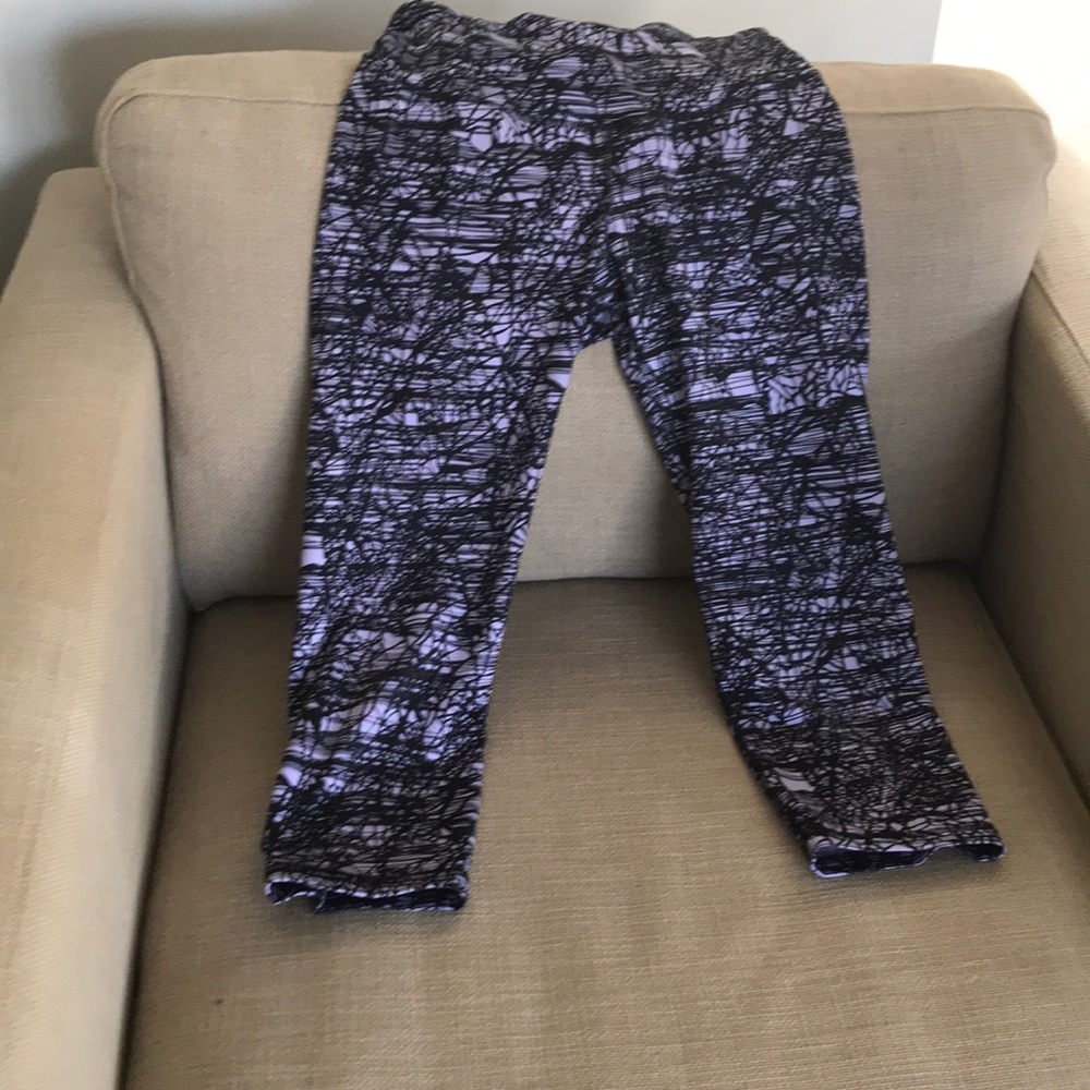 old navy black and purple crop leggings